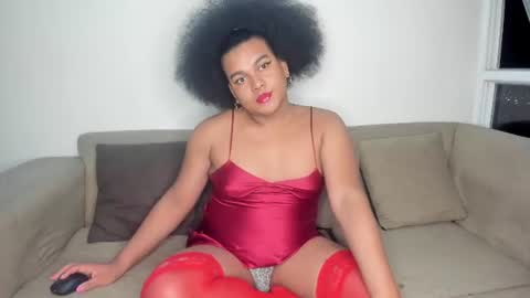 Snapshot of danisweet_ chatting on July 12, 2:24 am dani online show from July 12, 2:24 am