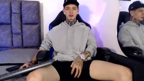 Snapshot of dann_brown chatting on June 21, 1:52 am Dann Brown online show from June 21, 1:52 am