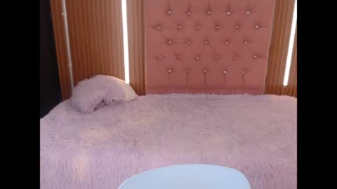 Snapshot of dann_jell chatting on May 30, 6:38 pm Danniela y Victoria online show from May 30, 6:38 pm