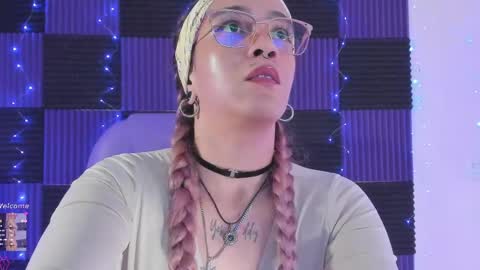 Snapshot of danna__castle chatting on May 6, 5:14 am Dannacastle online show from May 6, 5:14 am