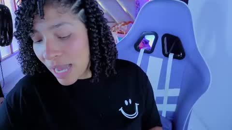 Snapshot of danna_berry chatting on July 18, 6:23 pm DannaBerry online show from July 18, 6:23 pm