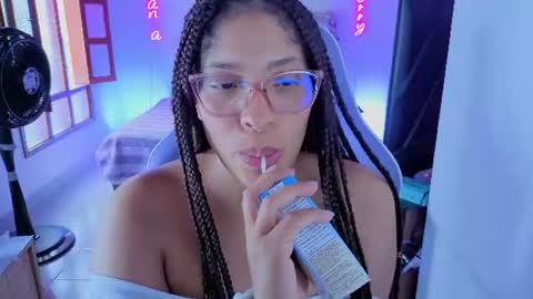 Snapshot of danna_berry chatting on July 28, 7:39 pm DannaBerry online show from July 28, 7:39 pm