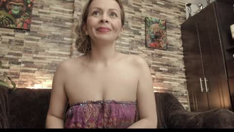 natalia online show from December 19, 1:18 am