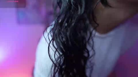 Danna Lovs online show from February 25, 2:27 pm