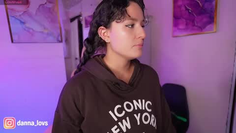 Danna Lovs online show from April 8, 10:48 am