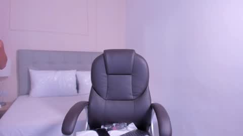 Snapshot of danna_palmeth chatting on September 19, 7:47 pm danna_palmeth online show from September 19, 7:47 pm