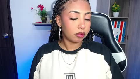 Danna online show from April 1, 2:03 pm