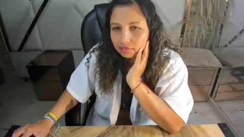 Snapshot of danna_sg chatting on May 30, 4:53 am danna_sg online show from May 30, 4:53 am