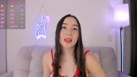 danna  online show from December 7, 11:12 pm