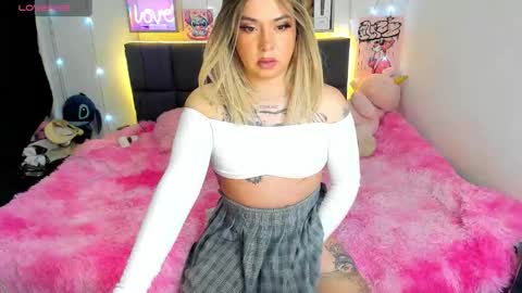 dannia_13 online show from November 9, 2:21 am