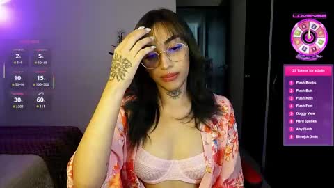 Snapshot of dannielle_ chatting on September 16, 7:59 pm online show from September 16, 7:59 pm