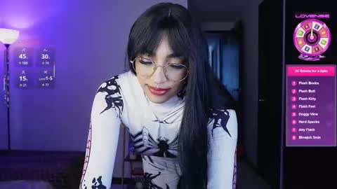 Snapshot of dannielle_ chatting on October 8, 8:17 pm online show from October 8, 8:17 pm