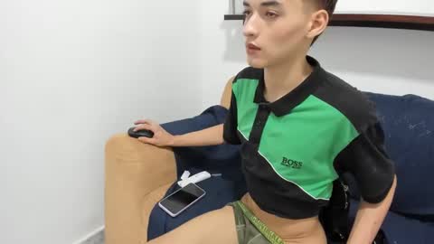 Snapshot of danniels_sweet chatting on December 27, 12:34 pm danniels_sweet online show from December 27, 12:34 pm