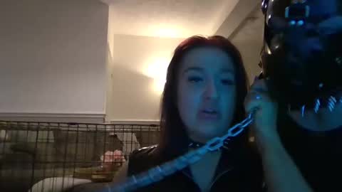 Latex Sluts online show from November 13, 11:03 pm