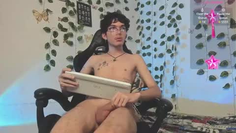 Snapshot of danny_phantom_09 chatting on March 10, 3:56 am danny_phantom_09 online show from March 10, 3:56 am