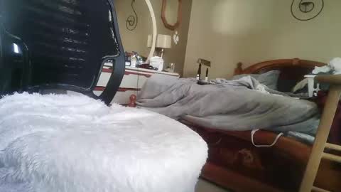 Danielle online show from February 1, 8:05 pm