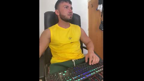 Snapshot of dannyboy_x_ chatting on October 7, 9:39 am dannyboy_x_ online show from October 7, 9:39 am