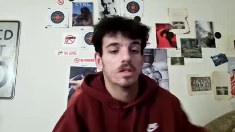 Snapshot of dannynoww chatting on December 13, 3:27 am danny online show from December 13, 3:27 am