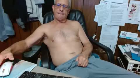 Snapshot of dano5913 chatting on November 2, 12:02 am dano5913 online show from November 2, 12:02 am