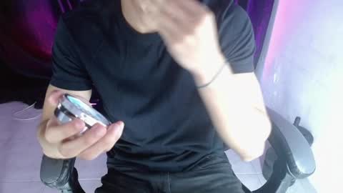 Snapshot of dante_18cm chatting on May 11, 12:38 am Dante online show from May 11, 12:38 am