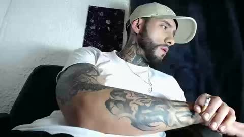 dante_d_angelo_ online show from September 25, 5:44 am