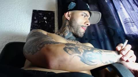 Snapshot of dante_d_angelo_ chatting on January 18, 8:45 pm dante_d_angelo_ online show from January 18, 8:45 pm