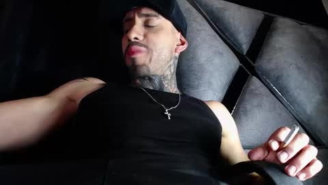 Snapshot of dante_d_angelo_ chatting on February 15, 5:59 am dante_d_angelo_ online show from February 15, 5:59 am