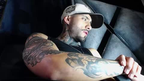 Snapshot of dante_d_angelo_ chatting on February 18, 6:09 am dante_d_angelo_ online show from February 18, 6:09 am