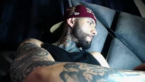 Snapshot of dante_d_angelo_ chatting on May 4, 10:39 pm dante_d_angelo_ online show from May 4, 10:39 pm