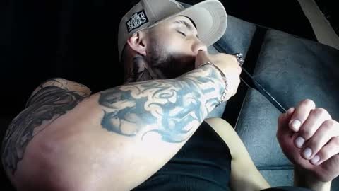Snapshot of dante_d_angelo_ chatting on May 19, 7:37 am dante_d_angelo_ online show from May 19, 7:37 am