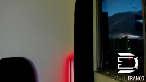 Snapshot of dante_franco chatting on October 25, 11:10 pm dante_franco online show from October 25, 11:10 pm