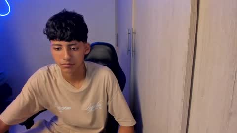Snapshot of dante_martinez1 chatting on April 8, 10:43 pm dante_martinez1 online show from April 8, 10:43 pm
