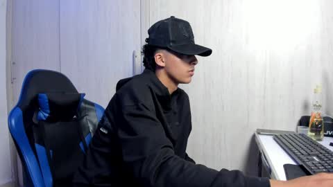 Snapshot of dante_martinez1 chatting on April 9, 8:36 pm dante_martinez1 online show from April 9, 8:36 pm