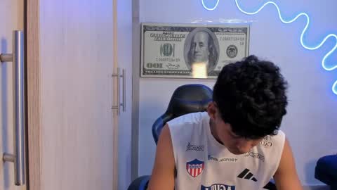 Snapshot of dante_martinez1 chatting on April 22, 11:28 pm dante_martinez1 online show from April 22, 11:28 pm