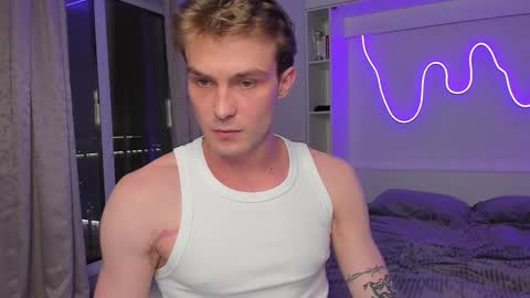 Snapshot of dante_ray chatting on November 7, 10:43 pm Dante and Ray online show from November 7, 10:43 pm