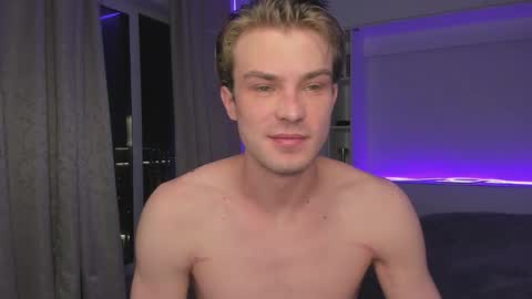 Snapshot of dante_ray chatting on November 30, 3:05 pm Dante and Ray online show from November 30, 3:05 pm