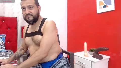 Snapshot of dante_rojo chatting on May 20, 8:15 pm Dante Rojo online show from May 20, 8:15 pm