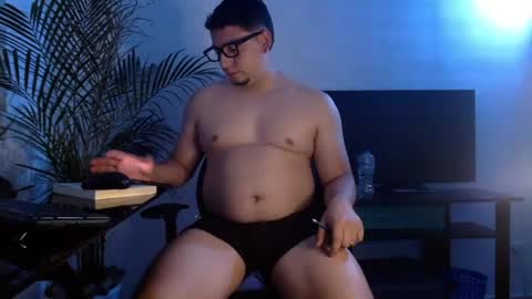  A L E J A N D R O  online show from June 1, 11:06 pm