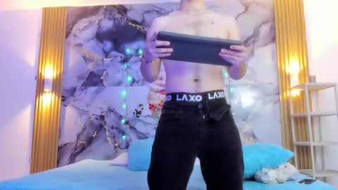 Snapshot of dantee_dark chatting on December 19, 8:05 pm DANTE DARK online show from December 19, 8:05 pm