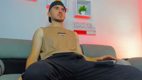 Snapshot of danteeblake chatting on February 20, 3:25 am Dante online show from February 20, 3:25 am