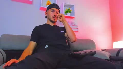 Snapshot of danteeblake chatting on February 24, 2:53 am Dante online show from February 24, 2:53 am