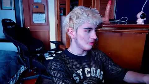 danteobscuro online show from December 21, 5:09 pm