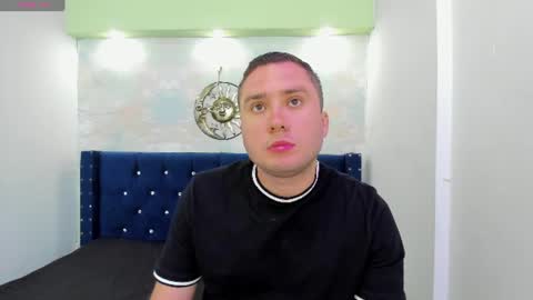 Snapshot of dantevalencia chatting on July 27, 12:12 pm dantevalencia online show from July 27, 12:12 pm