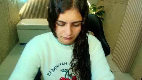 Snapshot of dany_r_ chatting on January 19, 12:42 pm Dany online show from January 19, 12:42 pm