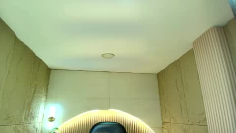 Snapshot of dany_r_ chatting on February 2, 1:10 pm Dany online show from February 2, 1:10 pm