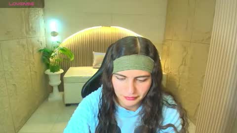 Snapshot of dany_r_ chatting on February 6, 1:14 pm Dany online show from February 6, 1:14 pm