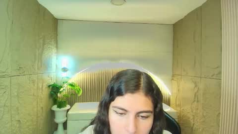 Snapshot of dany_r_ chatting on February 9, 1:59 pm Dany online show from February 9, 1:59 pm