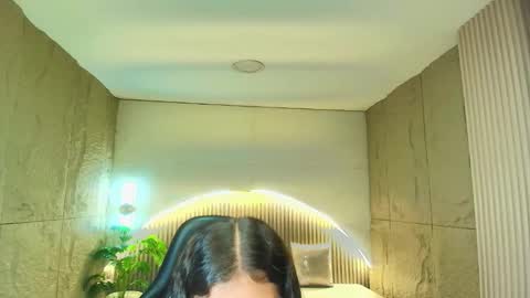 Snapshot of dany_r_ chatting on February 12, 12:44 pm Dany online show from February 12, 12:44 pm