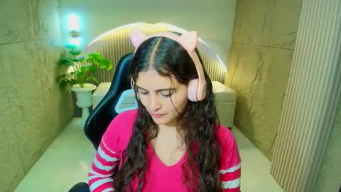 Snapshot of dany_r_ chatting on February 16, 1:29 pm Dany online show from February 16, 1:29 pm