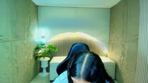 Snapshot of dany_r_ chatting on February 17, 12:56 pm Dany online show from February 17, 12:56 pm